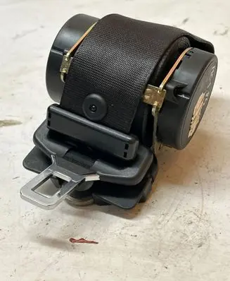 Rear seatbelt
