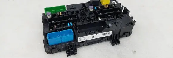 Opel Astra H Fuse module 13222173 13222173HT