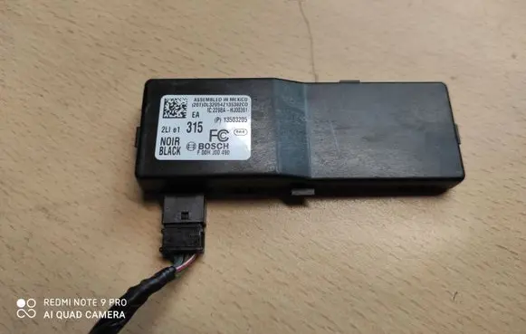 Cadillac SRX Door central lock control unit/module F00HJ00490