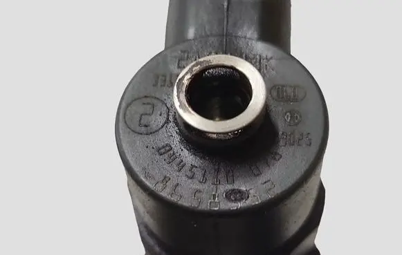Volvo XC90 Fuel injector 0445110078