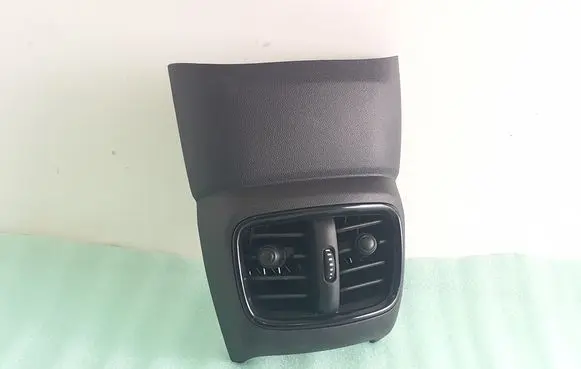 Rear air vent grill