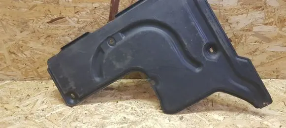 Center/middle under tray cover