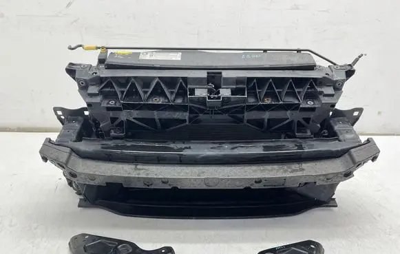 Seat Leon (5F) Front bodywork piece 