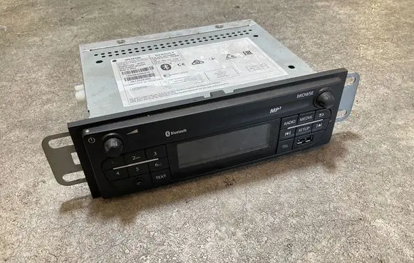 Radio/CD/DVD/GPS head unit