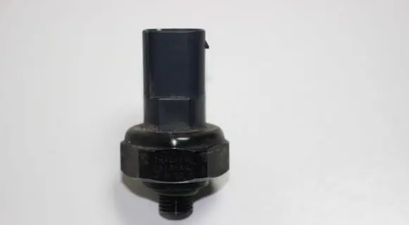 Land Rover Range Rover L322 Air conditioning (A/C) pressure sensor 7H4219D613AA