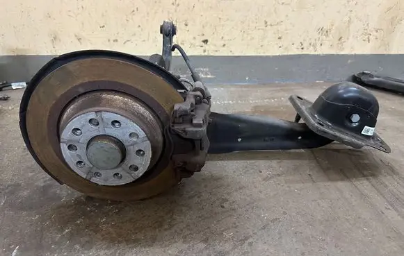 Volkswagen Tiguan Rear wheel hub spindle/knuckle 3Q0501117A