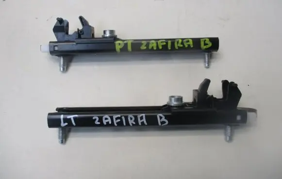 Opel Zafira B Seat belt adjustment rail 