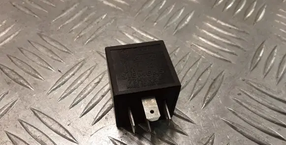 Volkswagen Golf V Other relay 191955529