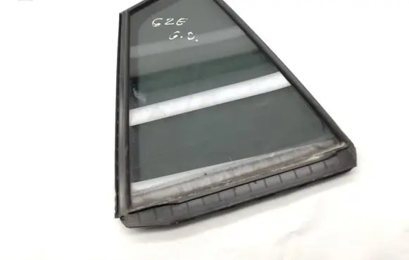Rear side window