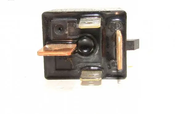 Mitsubishi Space Runner Other relay 8971807940