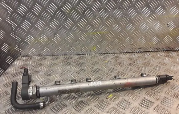 Mercedes-Benz A W169 Fuel main line pipe 6400702395 A6400702395