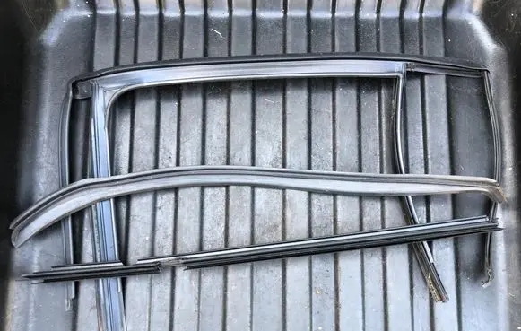 Mercedes-Benz E W213 Rubber seal rear door A2137303804 17786