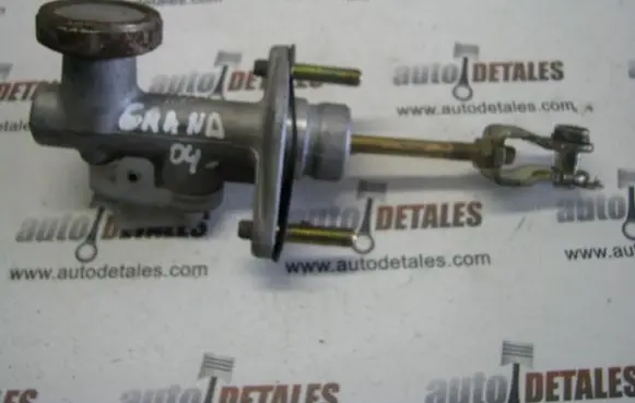 Mitsubishi Grandis Master brake cylinder