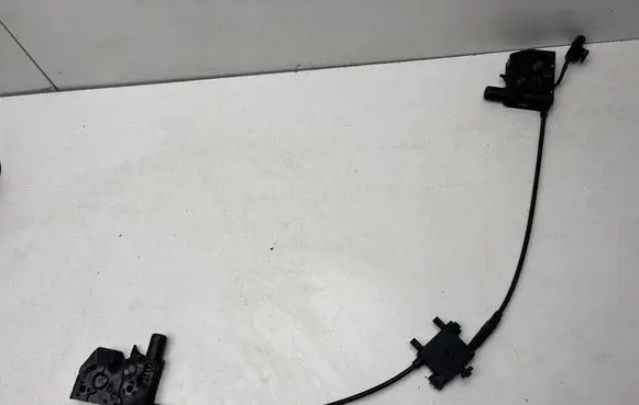Engine bonnet/hood lock/catch