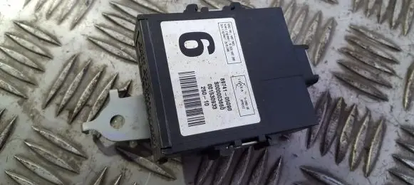 Toyota Avensis T270 Door control unit/module 8974105090