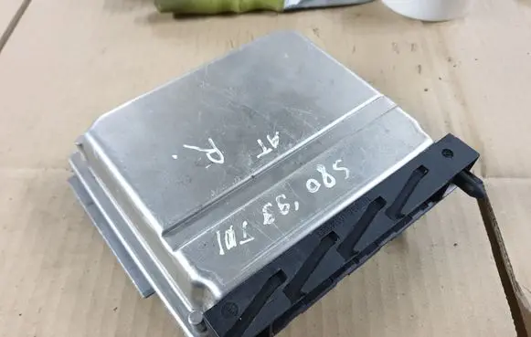 Volvo S80 Engine control unit/module 0281001776 09496667A