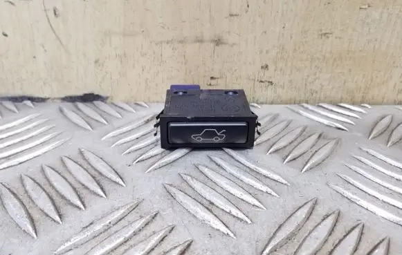 BMW X5 E53 Tailgate opening switch 61318365579 8365579