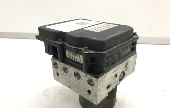 BMW 5 E60 E61 ABS Pump 6769703 6758743