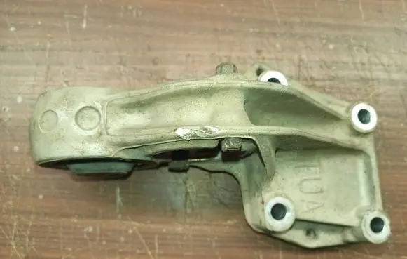 Citroen C4 I Driveshaft support bearing bracket 484202