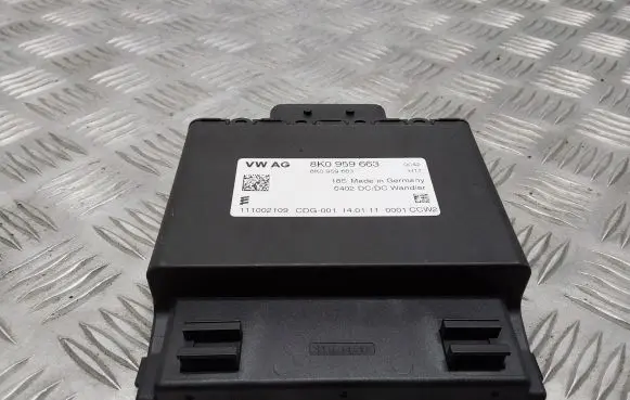 Audi A3 S3 8P Power management control unit 8K0959663