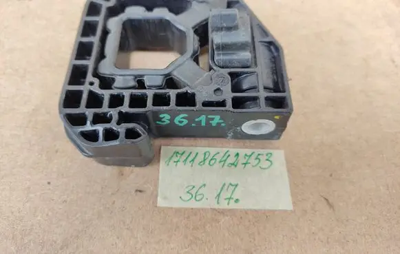 BMW X3 G01 Radiator mount bracket 8642753 17118642753