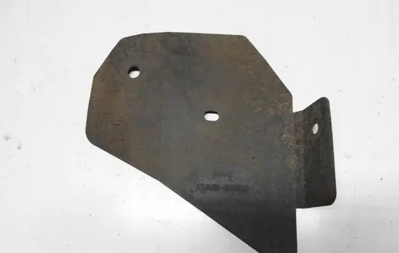 Nissan X-Trail T30 Fuel tank bottom protection 173338H300