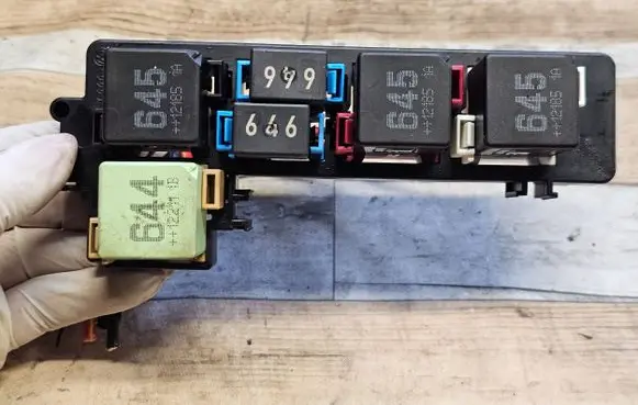 Volkswagen Golf VI Fuse box set 1K1937503A