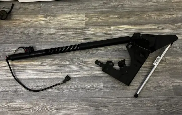 Audi A7 S7 4G Tailgate strut 4G8827851E 4G8827857R