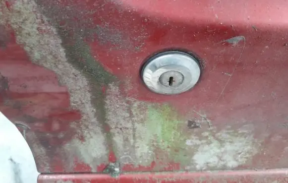 Citroen Xsara Front door lock (next to the handle) 