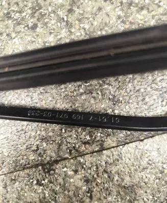 BMW 1 E81 E87 Front wiper blade arm 16997103238