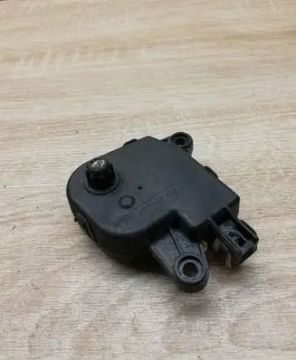 Chrysler Voyager Air flap motor/actuator 04885465