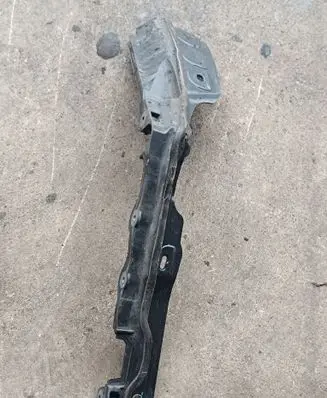 BMW 4 F32 F33 Other engine bay part 51757331241 7331241
