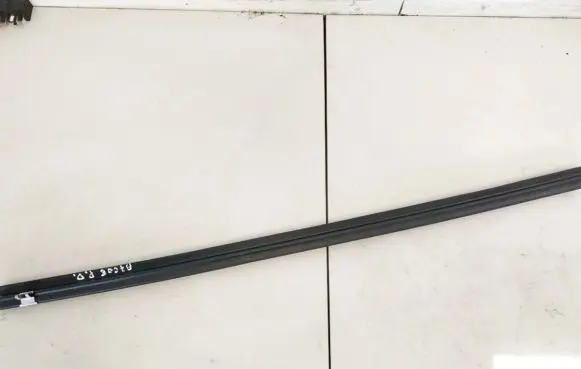 Jaguar I-Pace Front door glass trim molding j9d321434a j9d3-21434-a