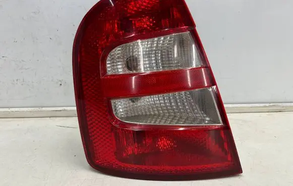 Skoda Fabia Mk1 (6Y) Rear/tail lights 6y6945095b