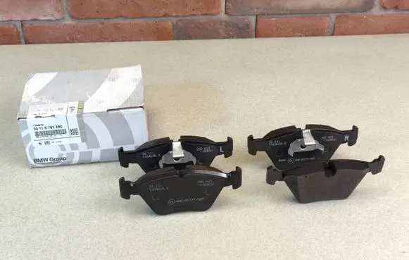 BMW 5 E39 Brake pads (front) 6761280 1164627