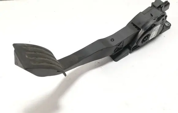 Ford C-MAX II Accelerator throttle pedal AV619F836BB