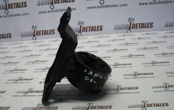 Mitsubishi Lancer Engine mount bracket