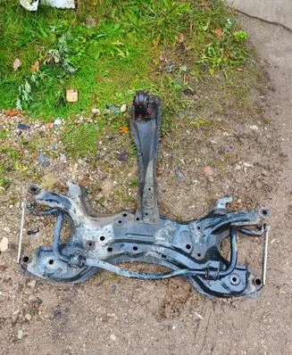 Toyota Corolla Verso AR10 Front subframe