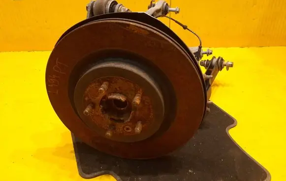 Rear wheel hub spindle/knuckle