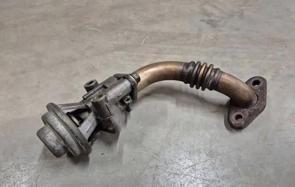 Mitsubishi Pajero Sport I EGR valve 