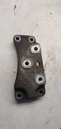 Volkswagen PASSAT B6 Engine mounting bracket 1k0199117