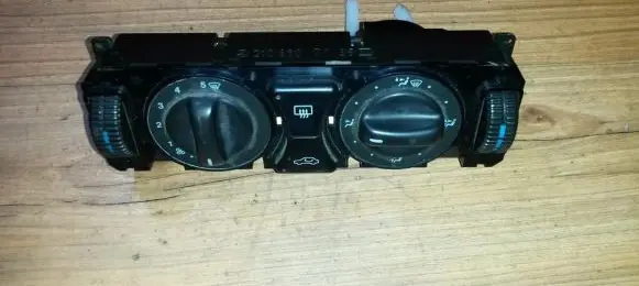 Mercedes-Benz C W202 Climate control unit 2108300185 Nenustatyta