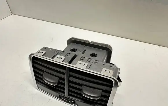 Rear air vent grill