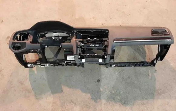 Volkswagen Golf VII Dashboard 5G1858296 5G1858295