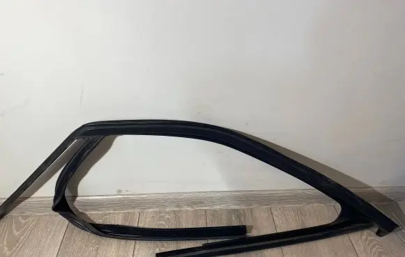 BMW 2 F45 Rubber seal front door (on door) 7326147 51767326147