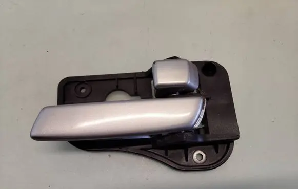 KIA Carens I Front door interior handle 82623UN000