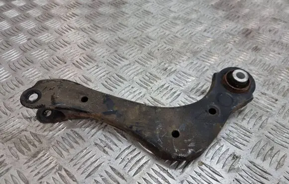 Toyota RAV 4 (XA50) Rear control arm