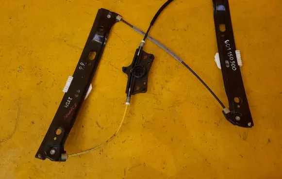 Mercedes-Benz S W222 Front door window regulator with motor