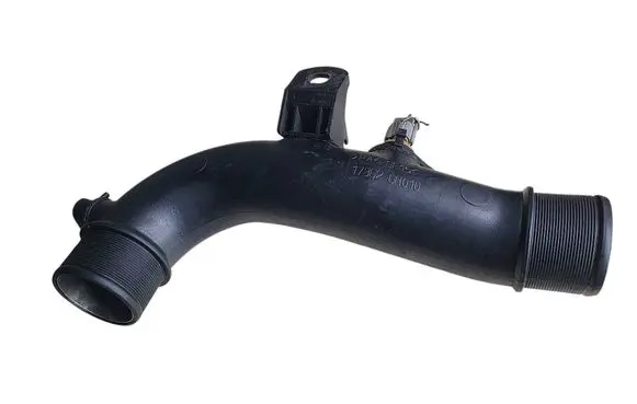 Toyota Avensis T250 Intercooler hose/pipe 173620R010