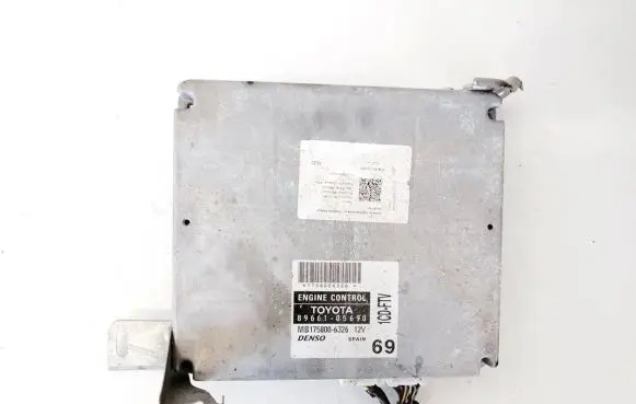 Toyota Avensis T220 Engine control unit/module 8966105690 89661-05690